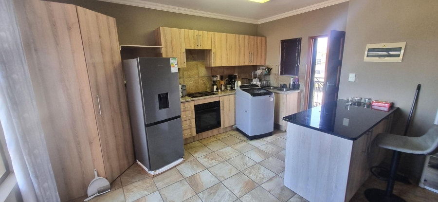 2 Bedroom Property for Sale in Gateway Manor North West